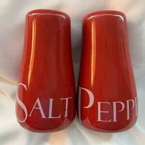 Salt and pepper shaker set